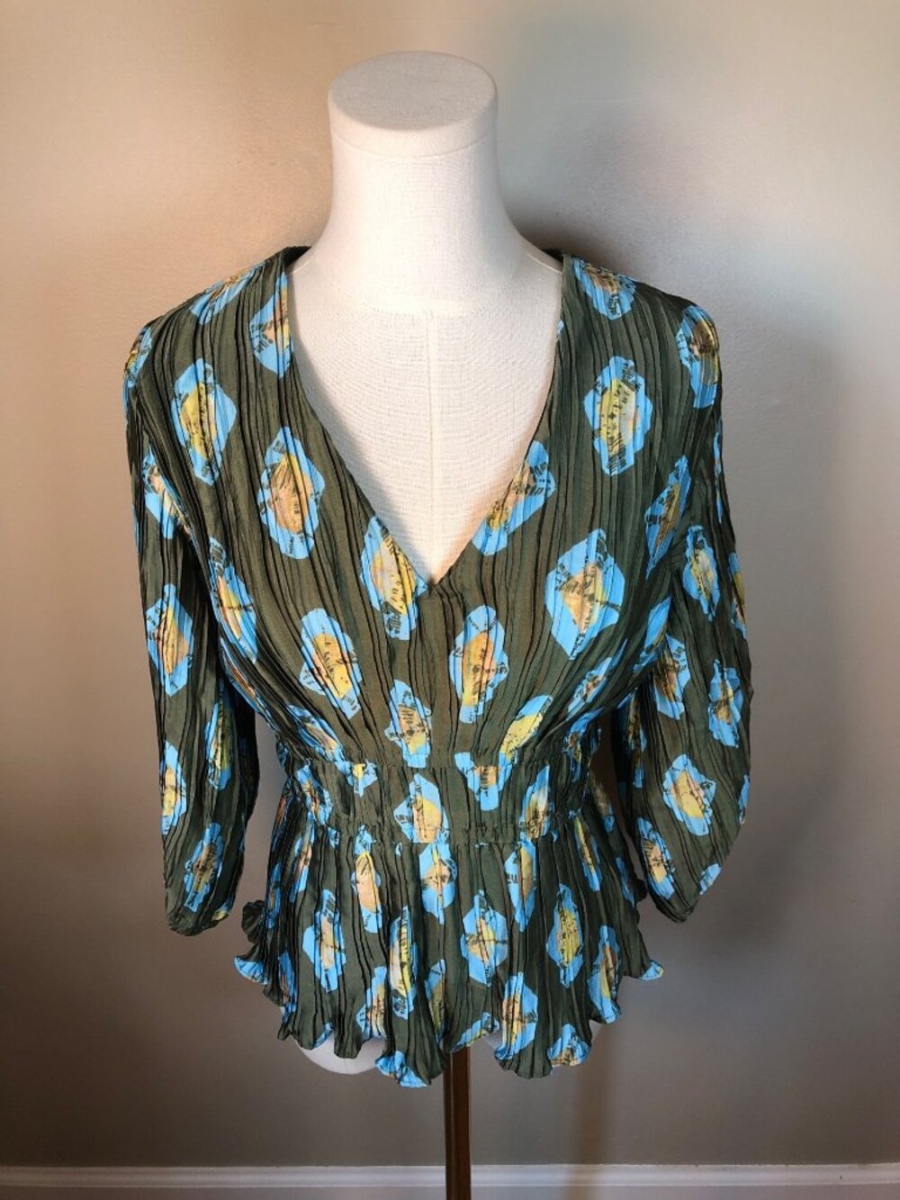 Tuckernuck Maisy Blouse Olive Green Aqua Diamond Pleated Peplum Top Size XS Boho